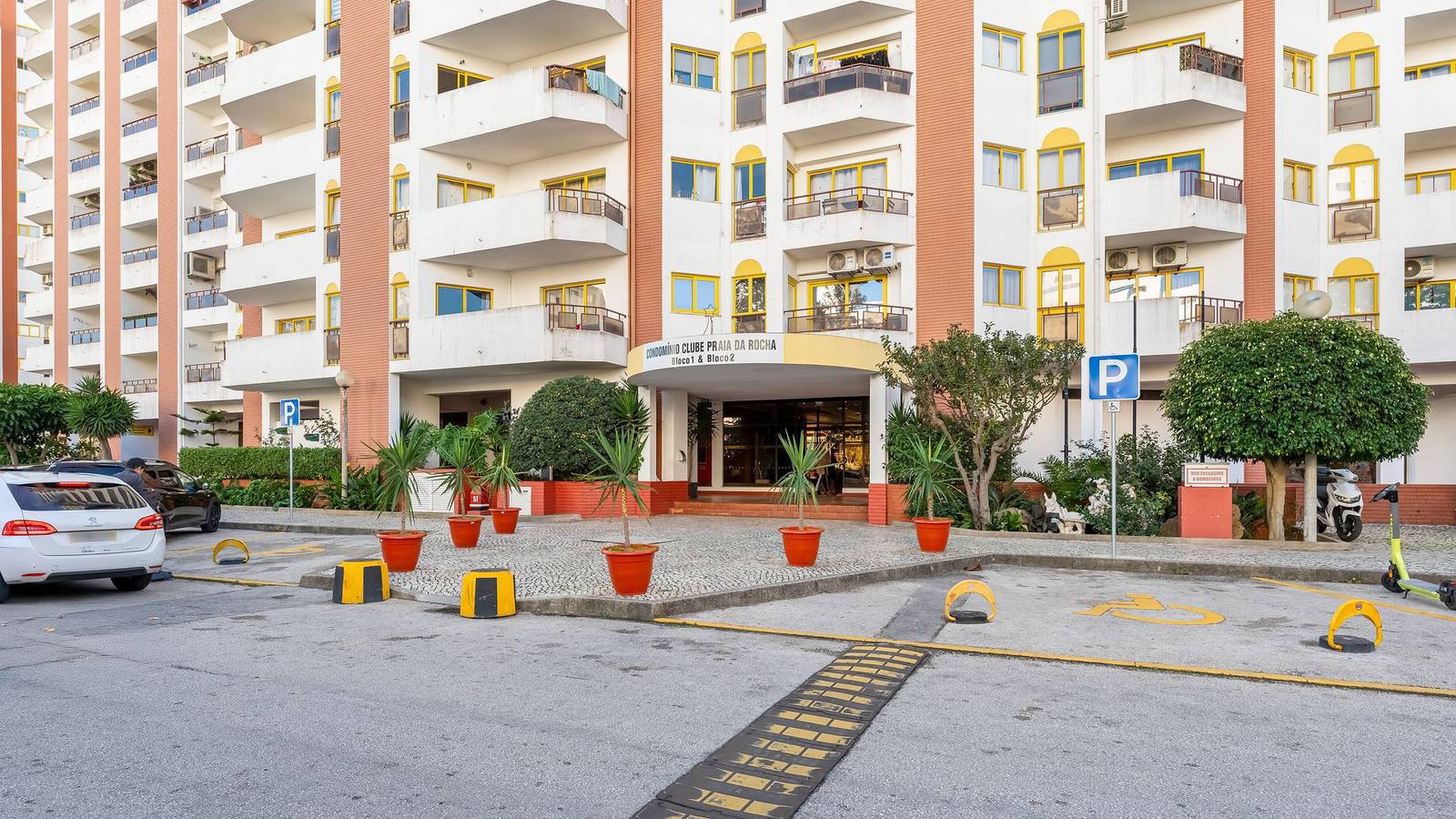 Ganze Wohnung, Ferienwohnung für 4 Personen mit Balkon in Praia da Rocha, Portimão