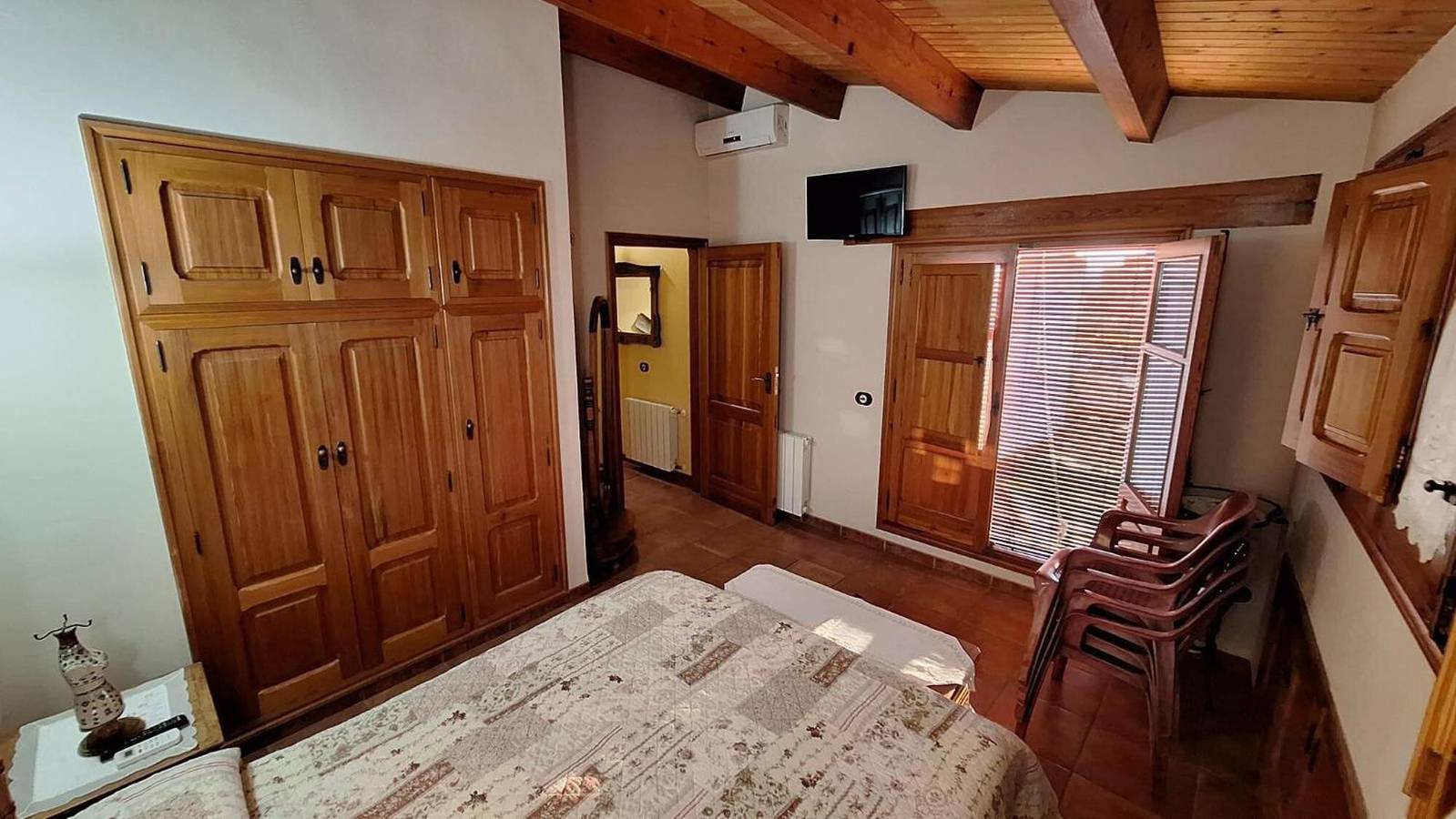 Apartamento 'Casa Rosa' con Balcón, Wi-Fi y Aire Acondicionado in Cabanes, Costa del Azahar