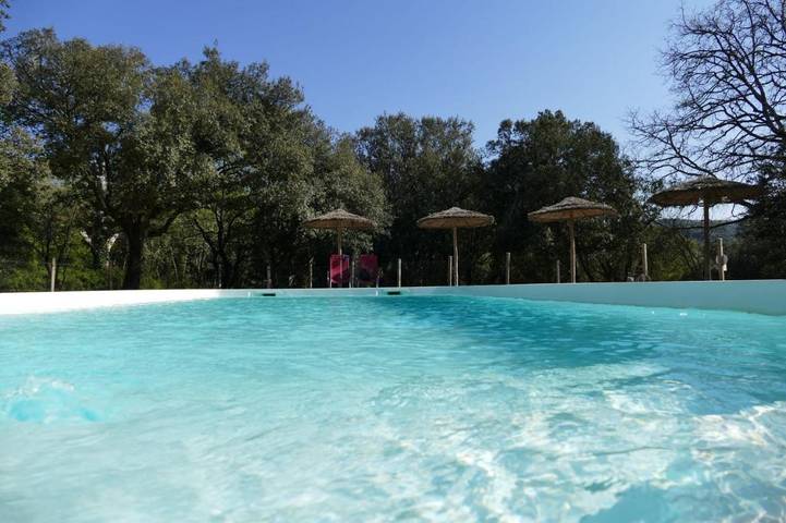 Location de vacances pour 2 personnes, avec jardin et piscine ainsi que jacuzzi et sauna à Brissac - 4