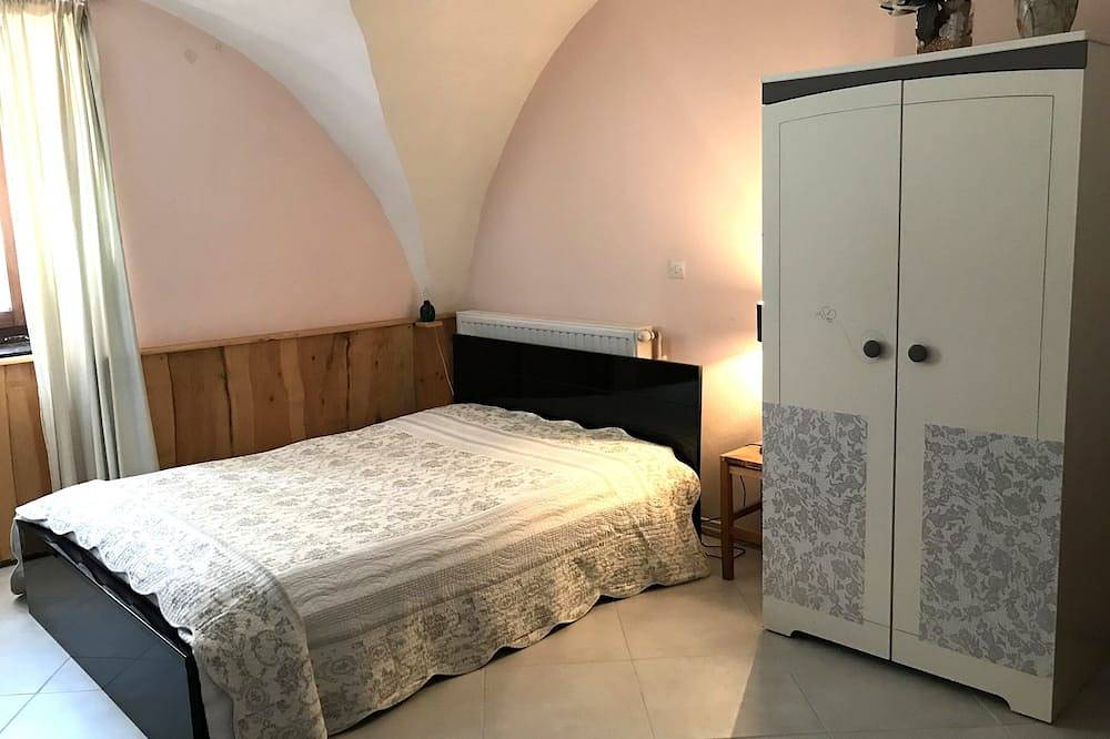 Geräumiges Ferienhaus im Dorf mit Wandern, Klettern, am Fuß des Bergs in Le Glaizil, Nationalpark Écrins