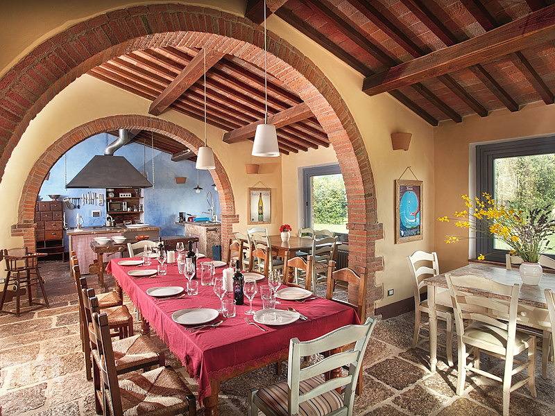 Tritt — Beautiful holiday villa for 14 people with swimming pool in the heart of the famous Montepulciano wine region of Tuscany in Provincia de Siena