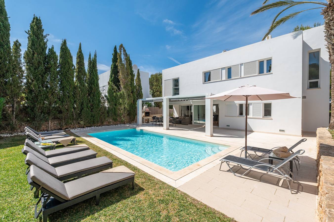Villa 'Paraiso Cala Dor' con piscina privada, Wi-Fi y aire acondicionado in Cala d'Or, Santanyí