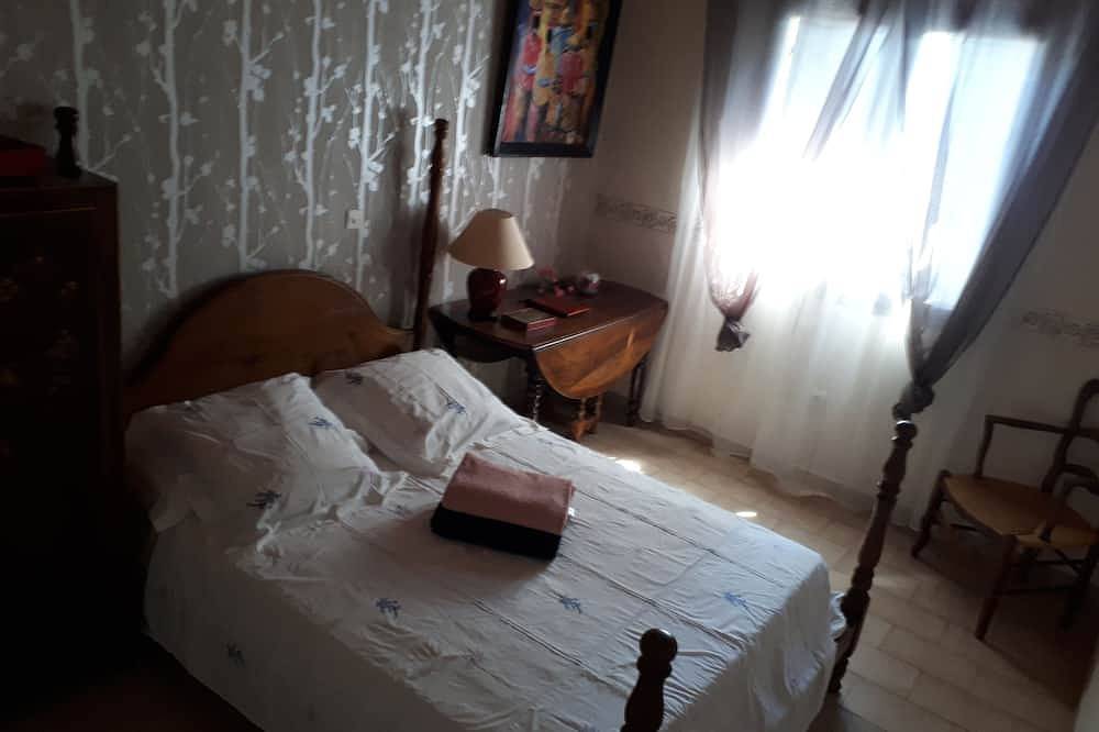 Huis met zwembad, prachtig uitzicht op Ste Victoire, 10 minuten van Aix en Provence in Fuveau, Aix-en-Provence en omgeving