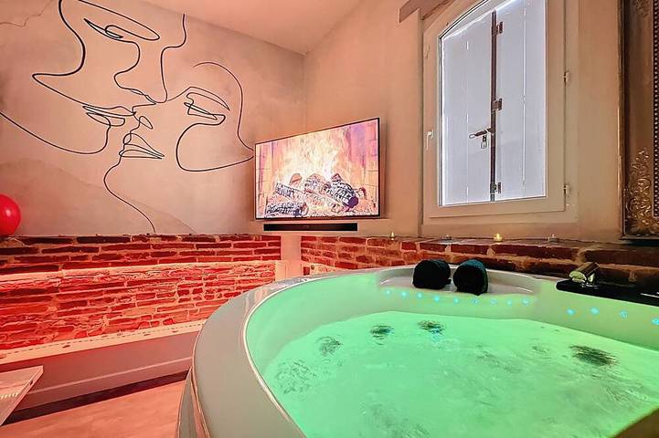 Maison de campagne pour 2 personnes, avec Jacuzzi dans Belberaud