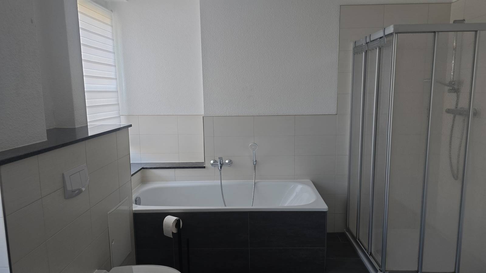 Apartamento vacacional entero, Schöne Vollausgestattete Monteurs- Gästewohnung nähe Raffinerie Leuna  und Geiseltalsee für 6 Personen in Braunsbedra, Saale-Unstrut