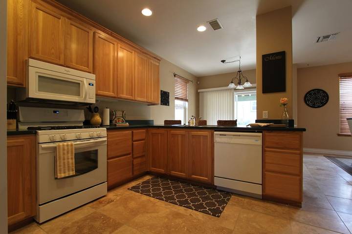 Holiday home for 8 people, with hot tub and garden as well as terrace in Big Sur