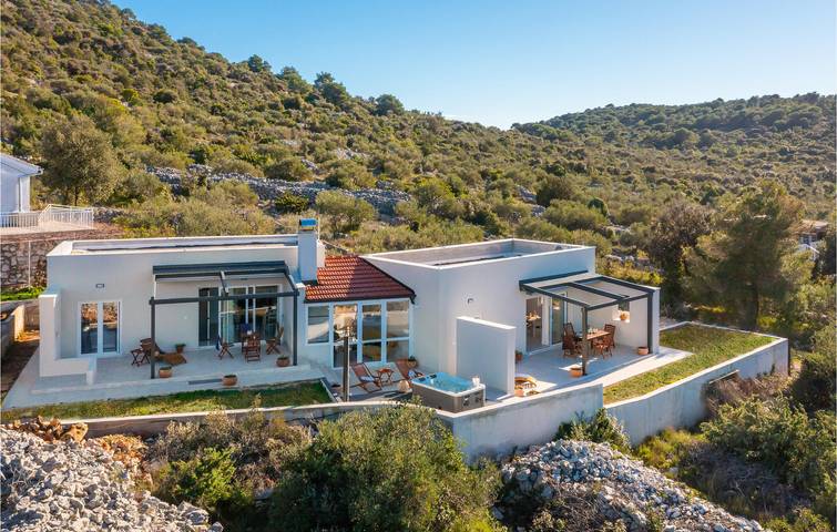 Ferienwohnung für 2 Personen, mit Terrasse in Grad Šibenik - 2