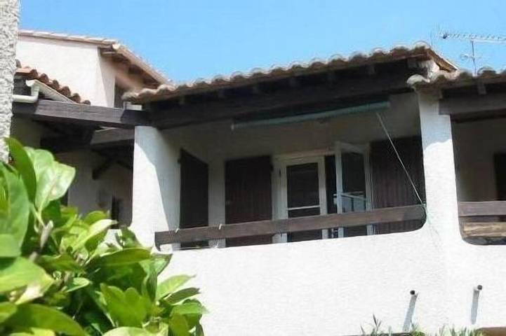 Entire apartment, Studio 15 minutes from the Pont de Gau ornithological park in Saintes-Maries-de-la-Mer, Arles region
