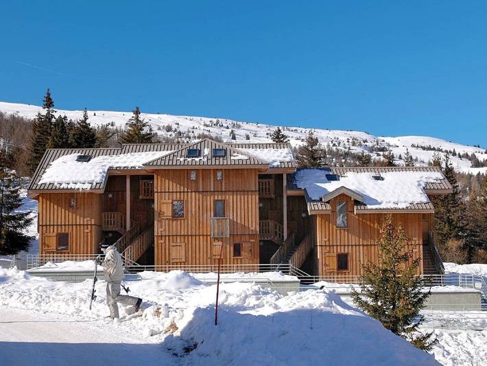 Chalet pour 6 personnes, avec Balcon ainsi que Terrasse et Piscine à Le Dévoluy