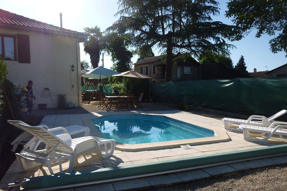 Gîte rustique de charme avec piscine in Soueich, Haute-Garonne