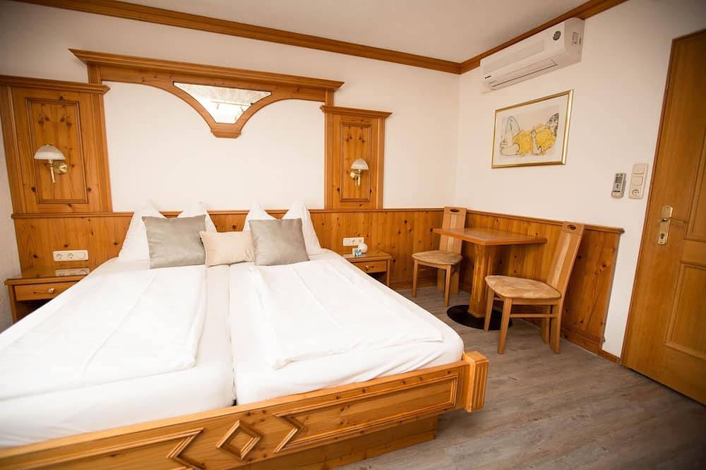 Zimmer de Luxe 1 - Pension Knoll in Schörfling am Attersee, Bezirk Vöcklabruck