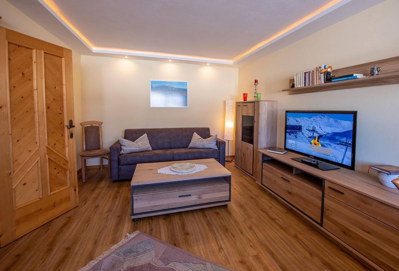Entire apartment, Cozy apartment with mountain view and close to the slopes in the Zillertal Arena in Hochkrimml, Krimml
