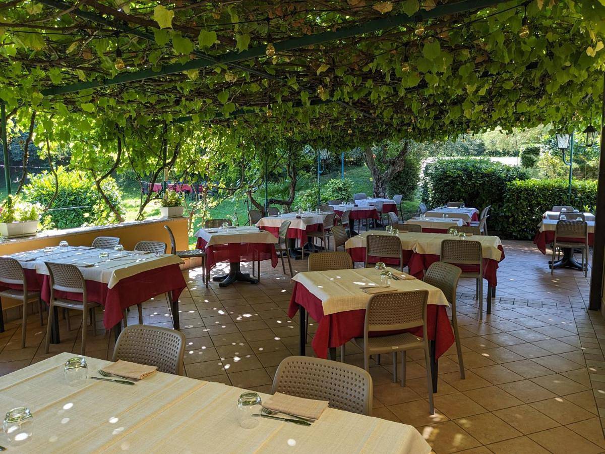 Ristorante Le Rasole in Garda, Gardasee-Berge