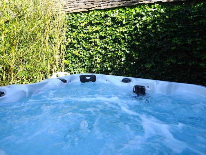 Maison de vacances pour 3 personnes, avec piscine ainsi que jardin et jacuzzi
