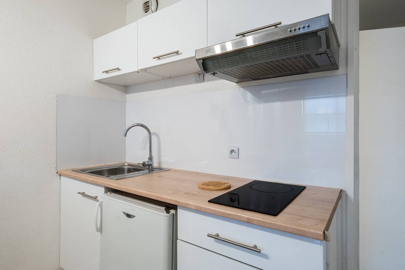 Hel enrumslägenhet, Le Juan Soleil: Studio by the Sea in Juan-les-Pins in Antibes, Cannes region