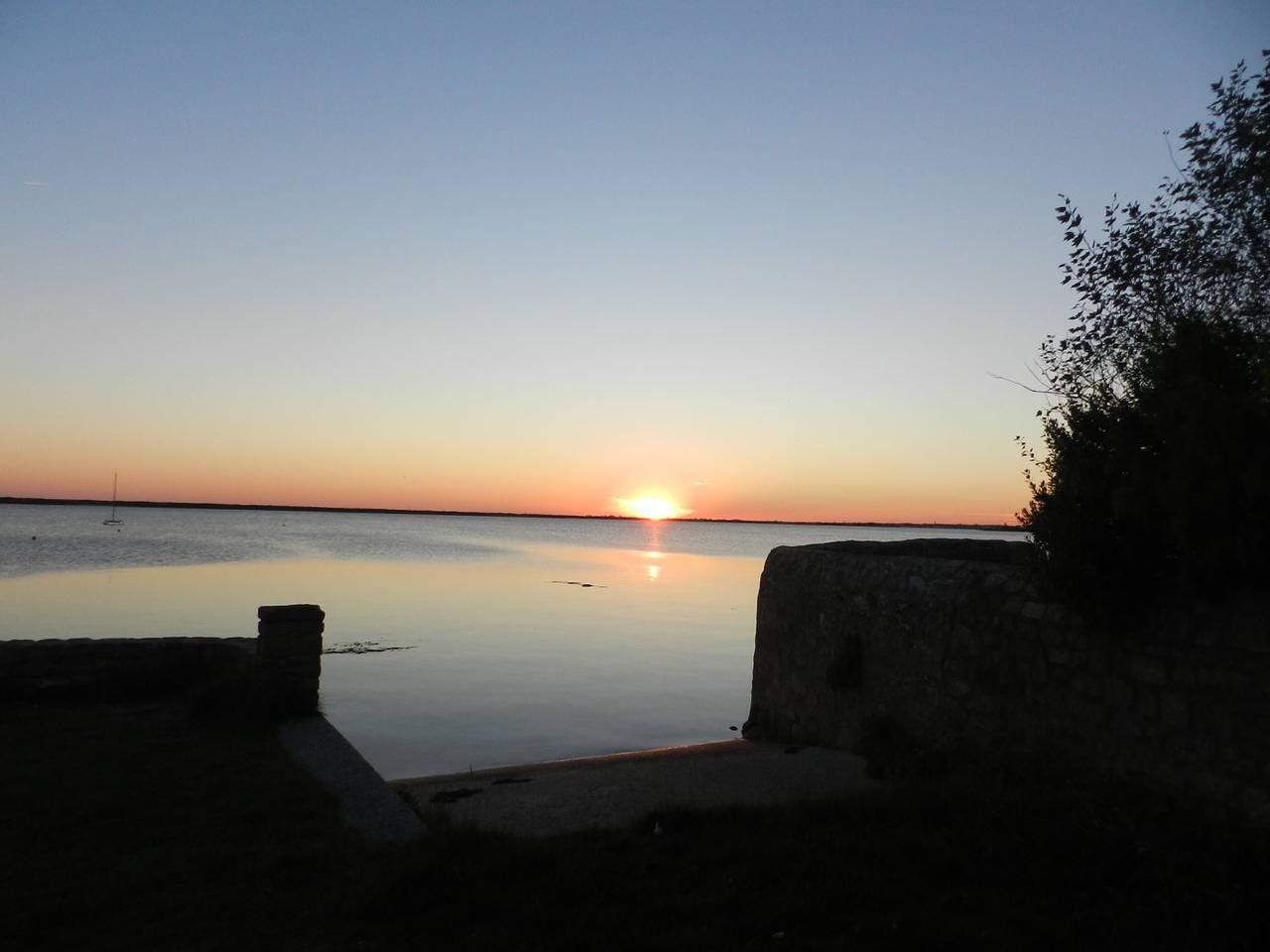 Sérénité et tranquillité au bord de la petite mer de Gâvres in Plouhinec (Morbihan), Côte des Mégalithes