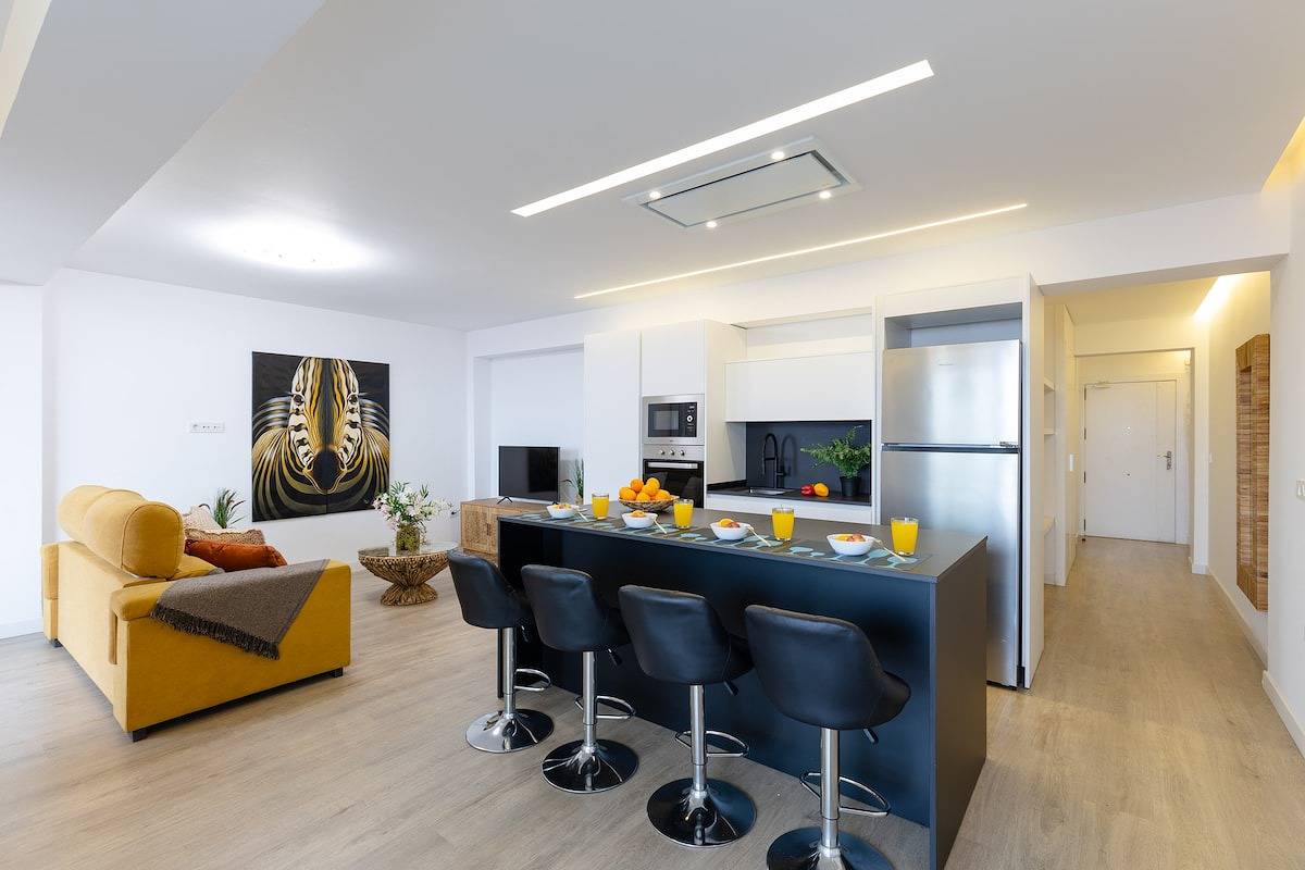 Geheel appartement, Vakantieappartement voor 7 personen met tuin in El Barrio, Alicante