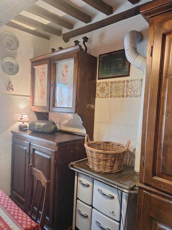 Entire apartment, Apartment 'La Casa Di Falstaff' with Mountain View, Balcony and Wi-Fi in Santa Fiora, Grosseto Province