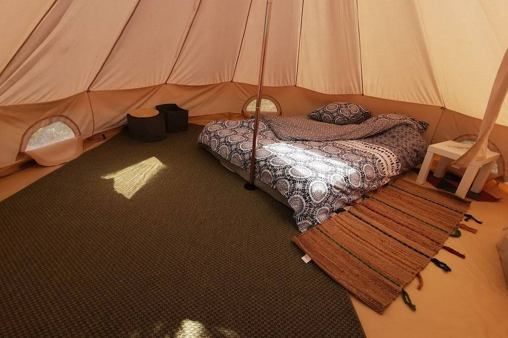 Lodge Vieux Chaillol - Hébergement Insolite Tente Aménagée in Théus, Parc national des Écrins
