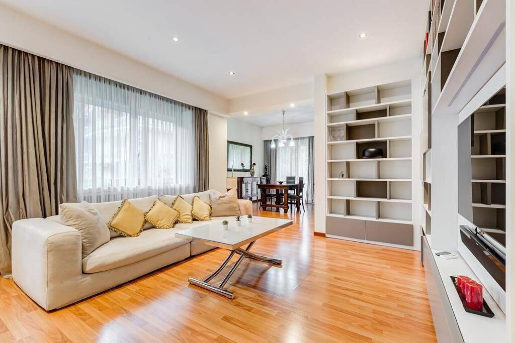 Appartamento intero, Exclusive Apartment in Eur Lake in Eur (Roma), Roma