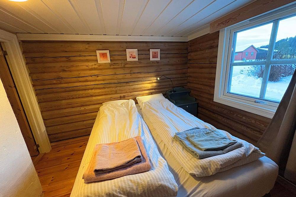 Log cabin near Sjusjøen and Lillehammer in Ringsaker