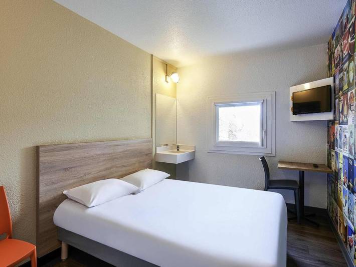Hôtel pour 2 personnes, avec Terrasse ainsi que Jardin et Vue à Collégien (Seine-et-Marne) - 3
