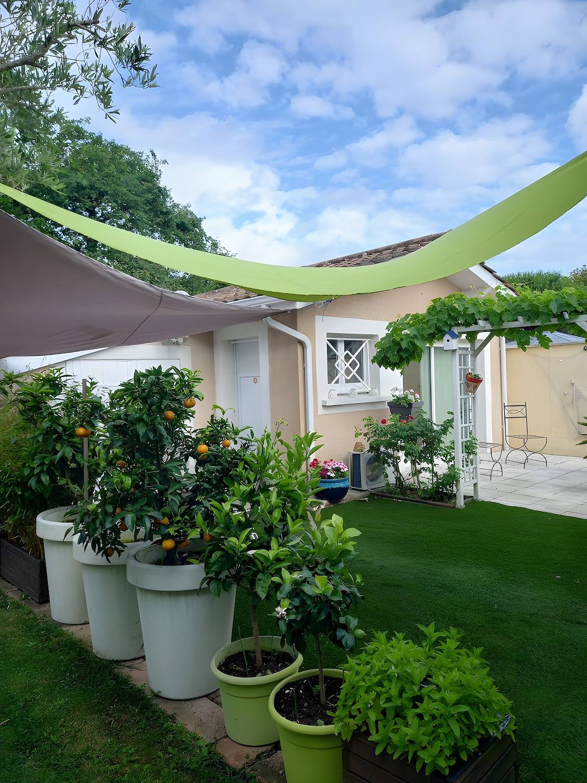 Air-Conditioned Private Guest Room – Chez Chantal et Salvador in La Teste-de-Buch, Arcachon region