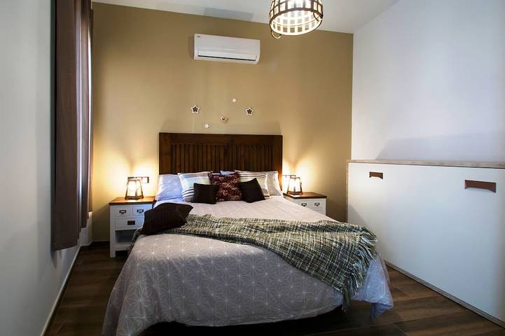 Calella Zentrum mit Pool, Grill, Wlan, a. a. und 300 m vom Strand entfernt in Calella, Costa del Maresme
