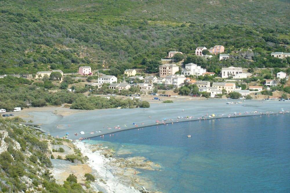 Appartement entier, A 1.5 km de la mer appartement dans maison de caractère in Ogliastro, Cap Corse