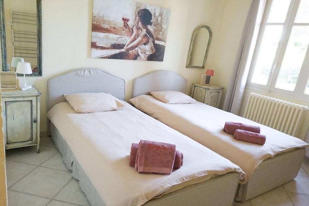 Villa Christine, with pool and views in Provence in Carcès, Brignoles region