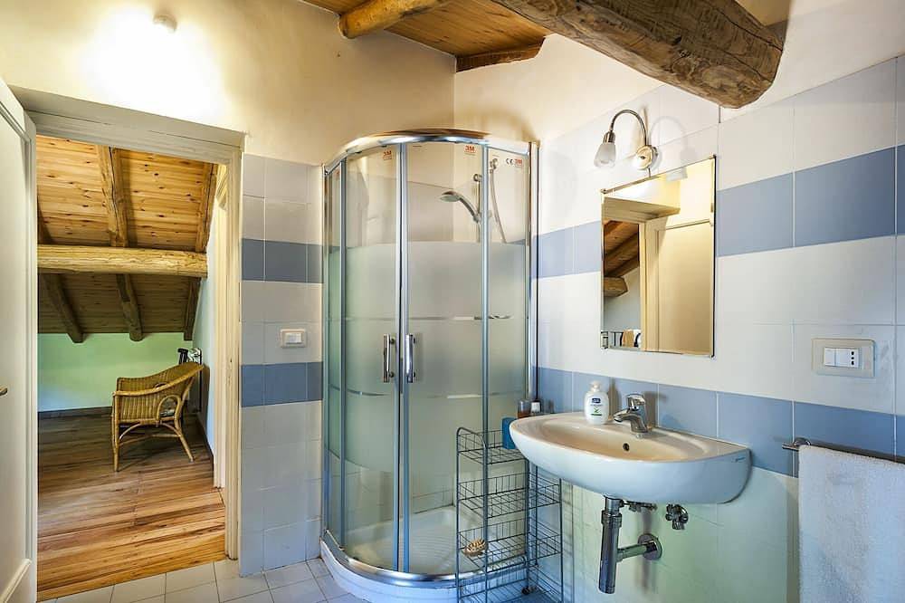 Cosy house with rustic charm, big garden and sublime view on the Etna and sea in Giarre, Mount Etna