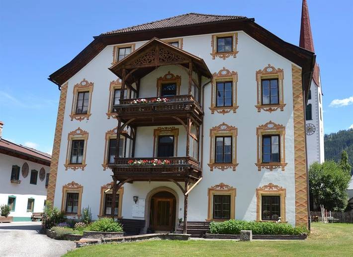 Vakantiewoning voor 4 personen, with Balkon and Terras as well as Tuin and Zwembad in Mieders