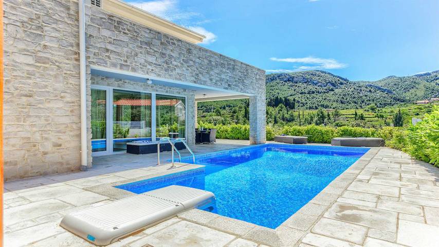 Ferienhaus für 10 Personen, mit Balkon und Pool sowie Sauna