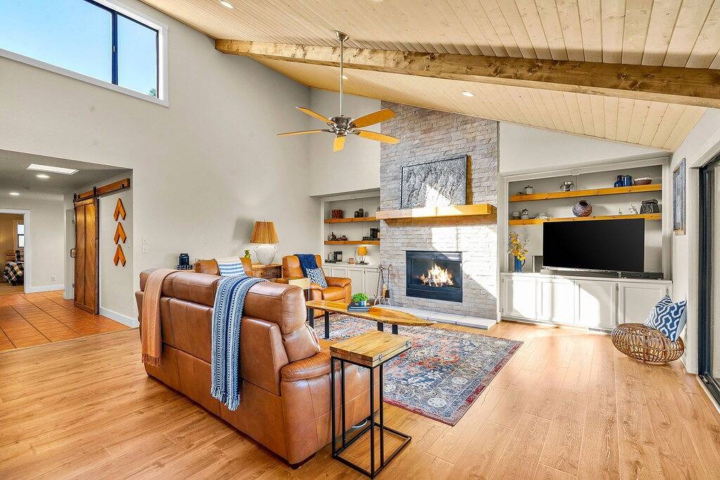 Luxury Modern Mountain Home Oasis, Sleeps 10! in Alto, Ski Apache