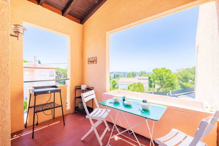 Ferienwohnung für 2 Personen, mit Pool und Terrasse, kinderfreundlich in Bandol - 2