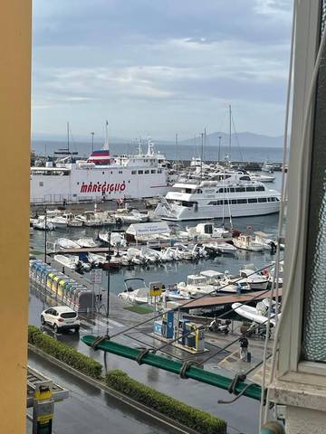 Ferienwohnung für 4 Personen, mit Balkon und Ausblick in Porto Santo Stefano