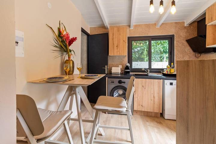 Gîte pour 2 personnes, avec piscine dans Plage de la Caravelle - 4