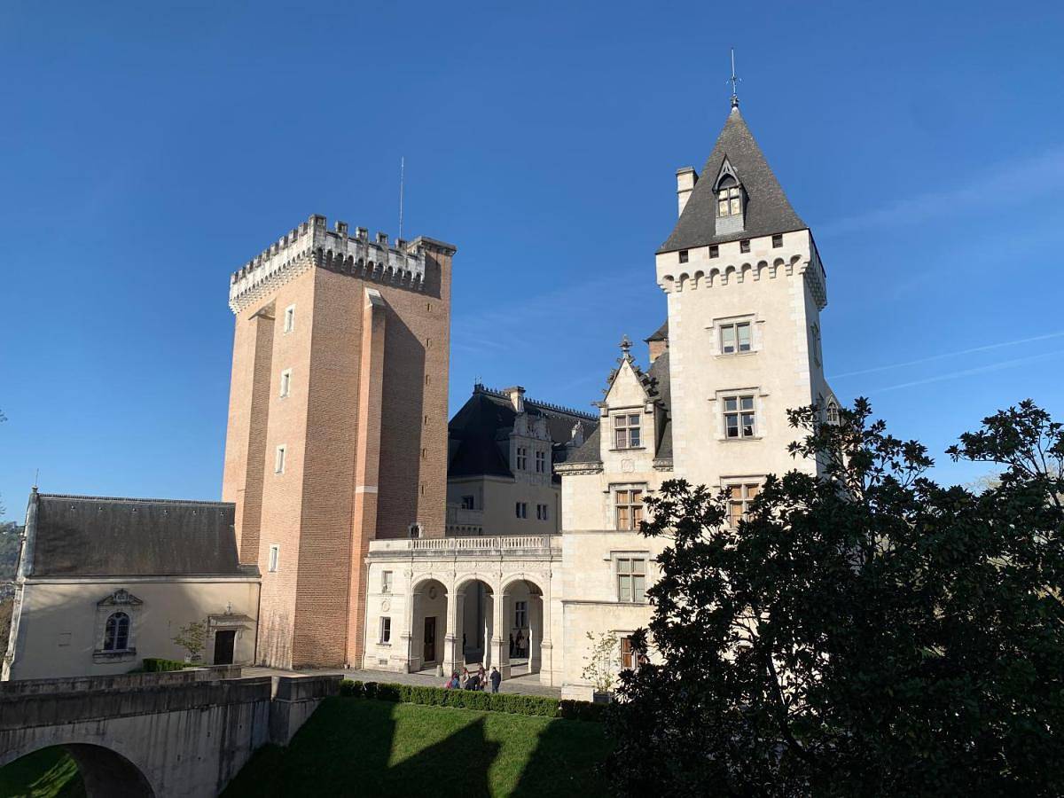 Appartement entier, One-Bedroom Apartment in Pau, Béarn