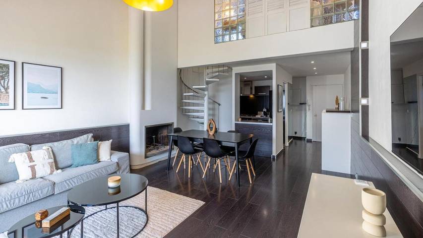 Gîte pour 6 personnes, avec terrasse ainsi que vue sur le lac et vue, animaux acceptés dans Esplanade du Lac ( Aix-les-Bains) - 2