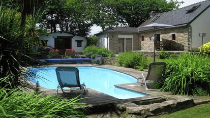 Gîte pour 6 personnes, avec piscine ainsi que jardin et terrasse, animaux acceptés à Coray
