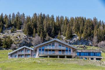 Hôtel pour 2 personnes, avec sauna ainsi que jacuzzi et balcon dans Plateau des Glières
