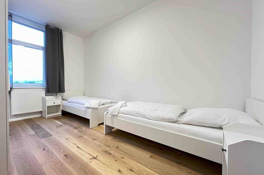 Ganze Wohnung, (Am1089) Moderne Monteurwohnung in Amberg, Ostbayern