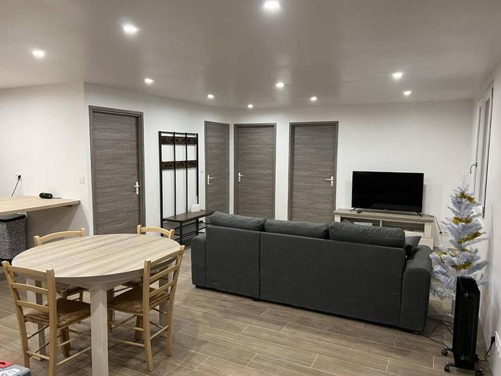 Location de vacances pour 6 personnes, avec Terrasse ainsi que Jardin et Vue à Sellières