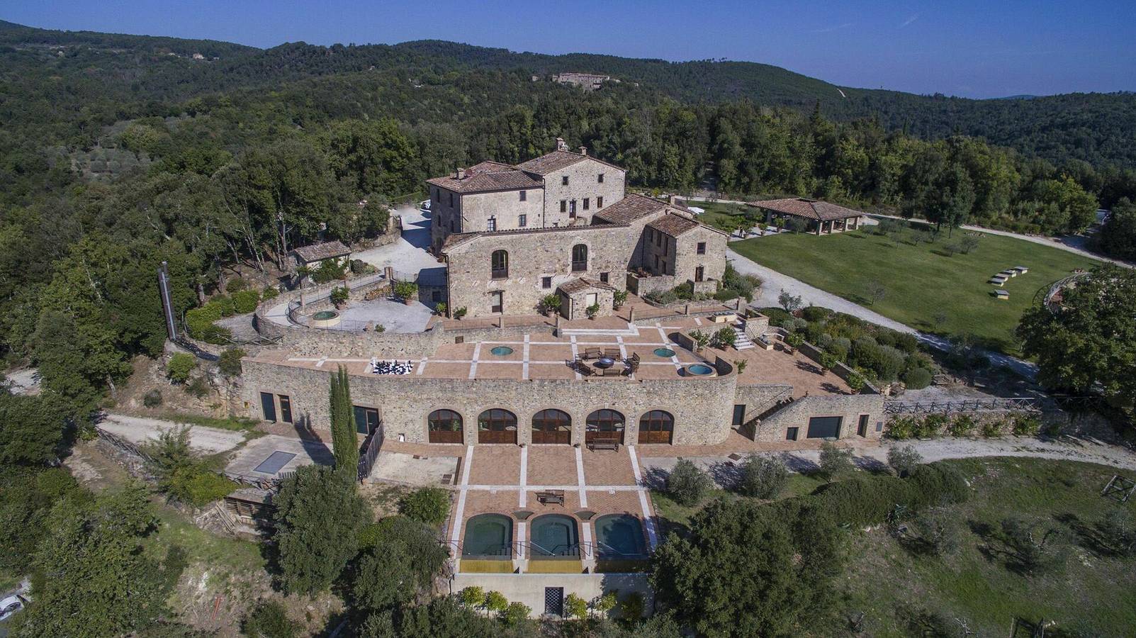 Villa voor 27 personen met balkon in Monticiano, Provincie Siena