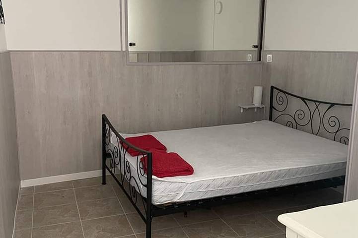 Appartement entier, Appartement spacieux à Esparron pour 10 avec piscine in Esparron-de-Verdon, Alpes-de-Haute-Provence