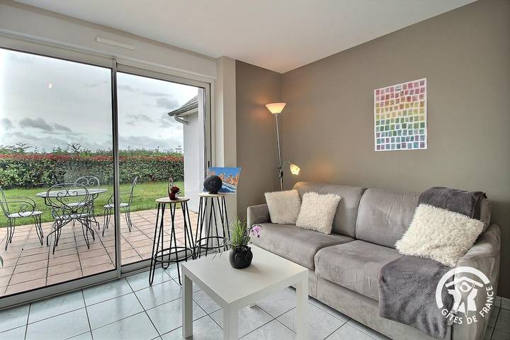 Gîte pour 2 personnes, avec Terrasse et Jardin ainsi que Piscine et Vue à Pordic - 3