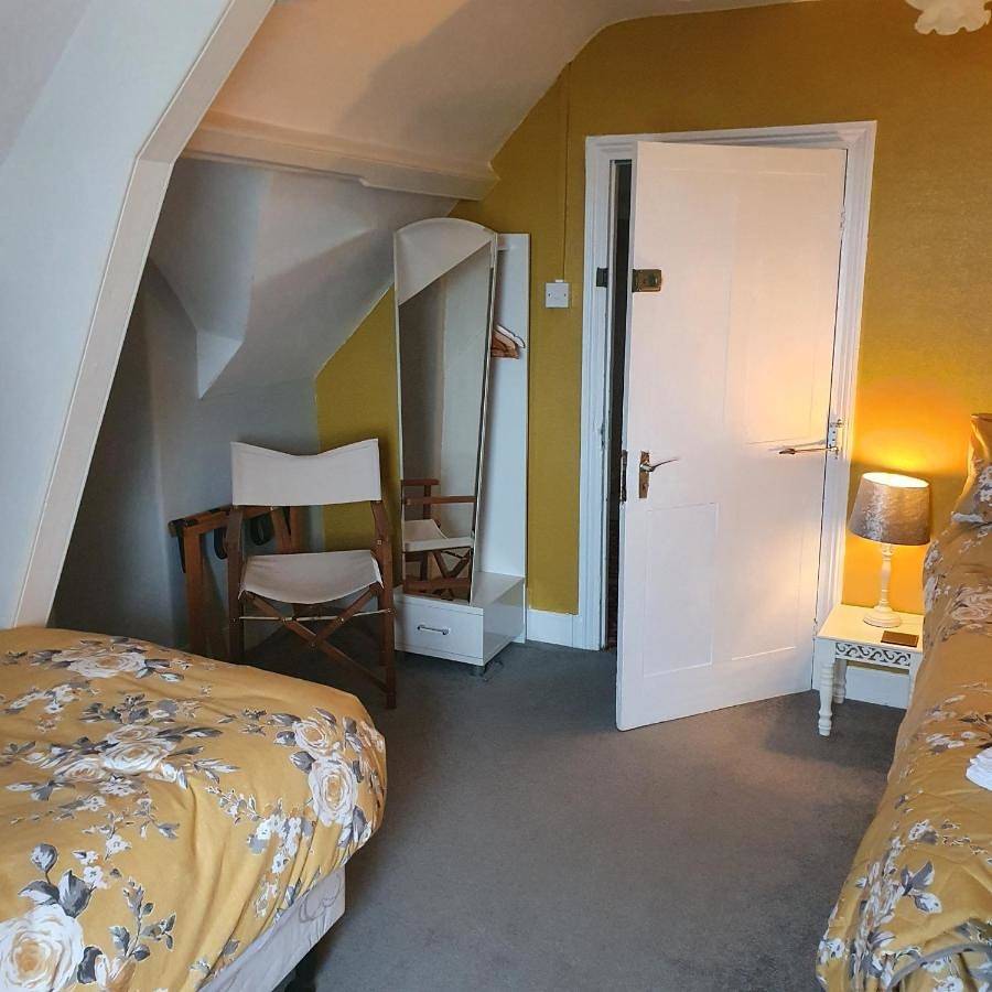 Double Room with Private External Bathroom in Little Haven, Pembrokeshire