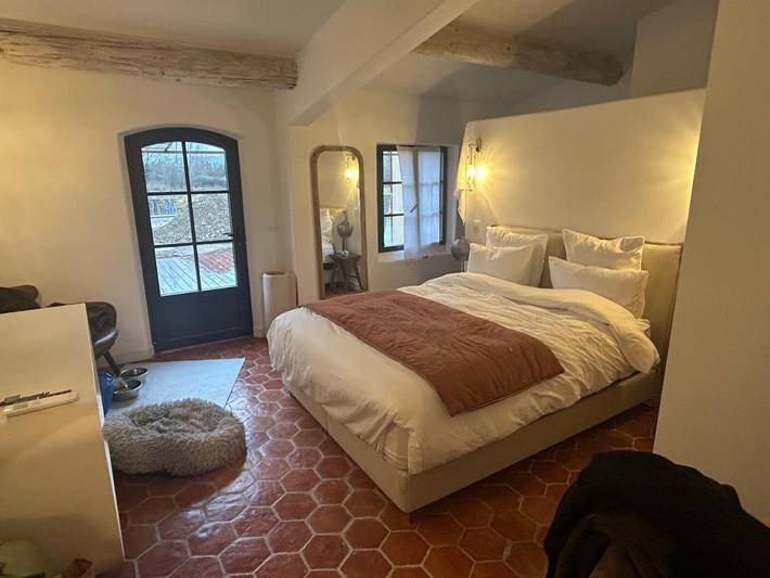Chambre d’hôte pour 2 personnes, avec Terrasse et Jardin ainsi que Piscine et Vue à La Motte-d'Aigues