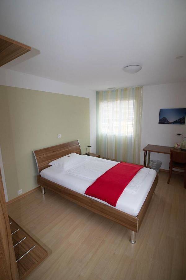 Quadruple Room in Wollerau, District de Höfe