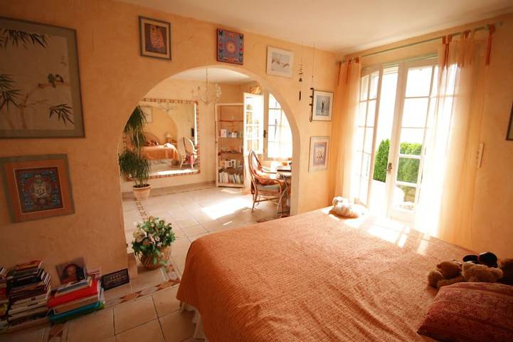 Beautiful villa, private pool, panoramic views, peaceful, central to all. in Grasse, Mittelmeerküste (Frankreich)